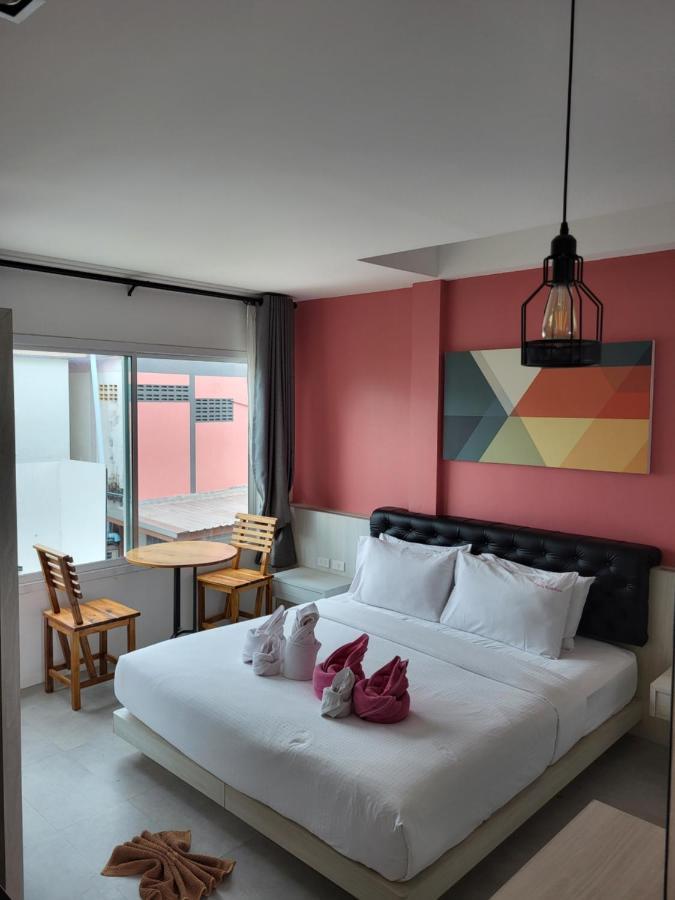 Pinky Hotel By Kanchana (Adults Only) 란타섬 외부 사진